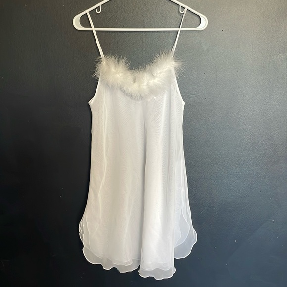 Oscar de la Renta Sleepwear Other - Oscar De La Renta Baby Doll Chiffon & Feather Night gown